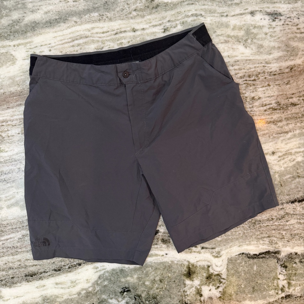 The North Face Charcoal Men's Flat Front Shorts Size 38